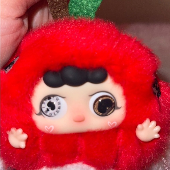 Migo troublemaker bad apple plush pendent with I think social eyes red and white - Picture 9 of 10